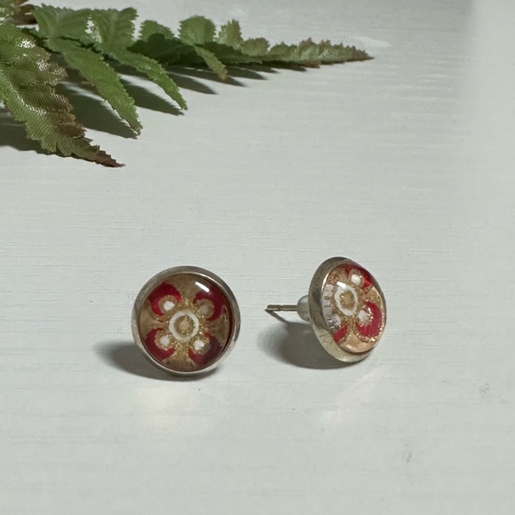 Flower Shaped Dro Earrings - Picture 5 of 5